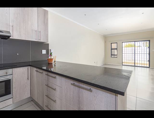 3 BEDROOM FREEHOLD FOR SALE IN PARKLANDS NORTH